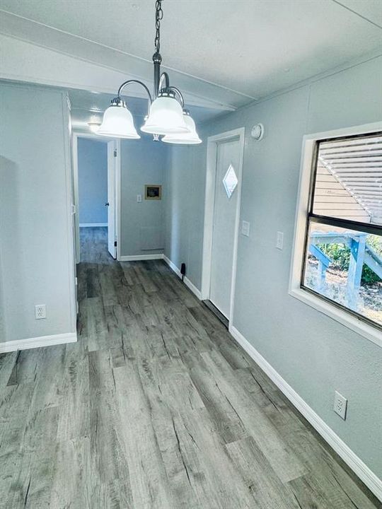 For Sale: $179,950 (3 beds, 2 baths, 924 Square Feet)