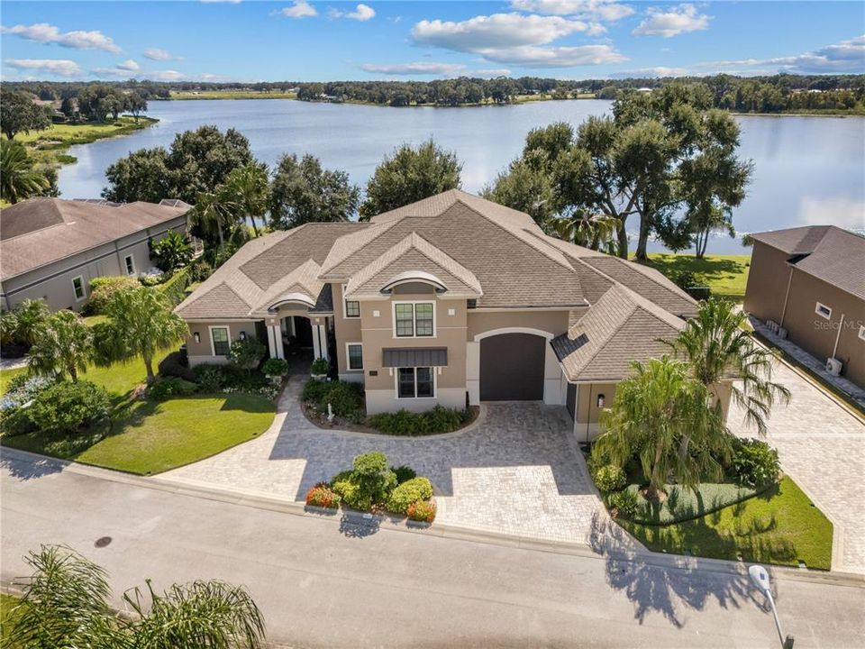 For Sale: $2,300,000 (3 beds, 3 baths, 3501 Square Feet)