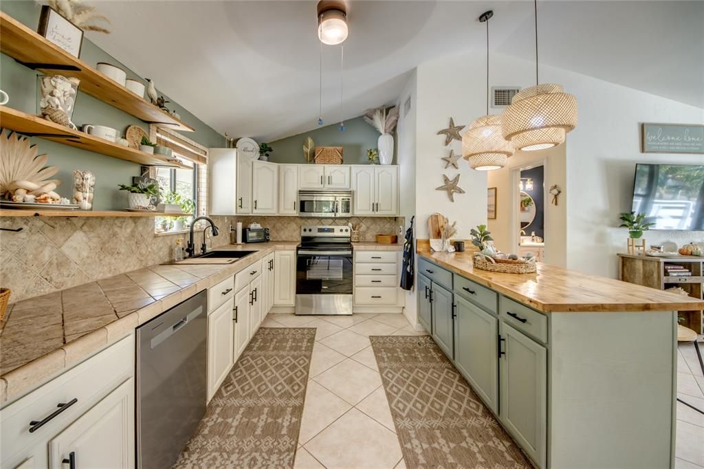 待售: $379,000 (3 贝兹, 3 浴室, 1176 平方英尺)