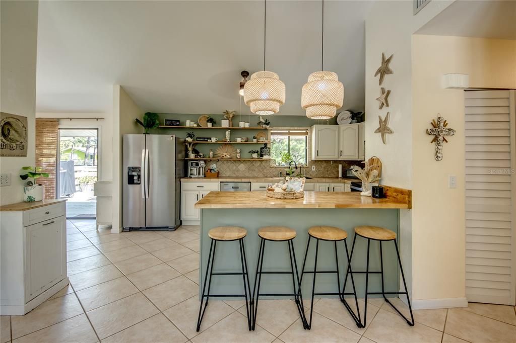 待售: $379,000 (3 贝兹, 3 浴室, 1176 平方英尺)