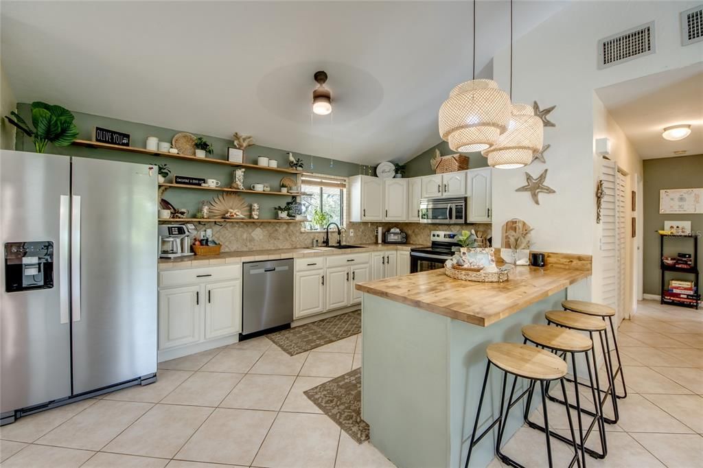 待售: $379,000 (3 贝兹, 3 浴室, 1176 平方英尺)