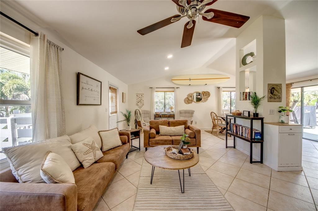 待售: $379,000 (3 贝兹, 3 浴室, 1176 平方英尺)