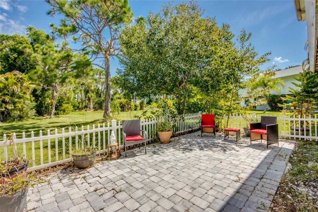 待售: $379,000 (3 贝兹, 3 浴室, 1176 平方英尺)