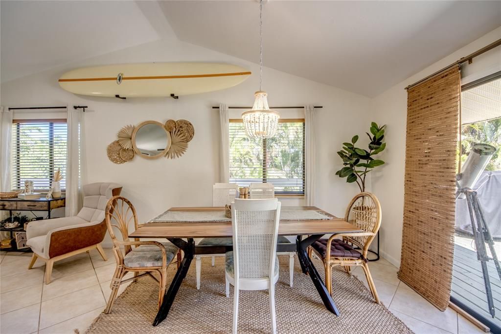 待售: $379,000 (3 贝兹, 3 浴室, 1176 平方英尺)