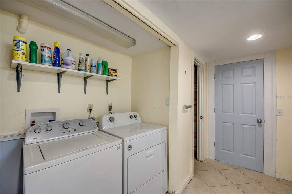 待售: $379,000 (3 贝兹, 3 浴室, 1176 平方英尺)