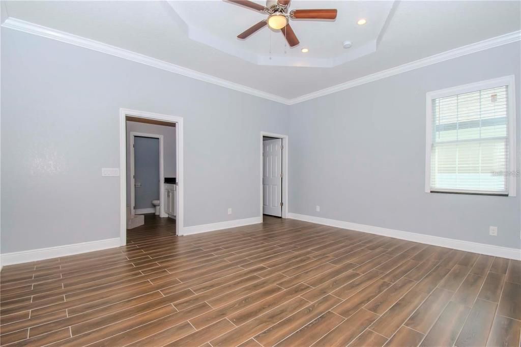 For Rent: $3,500 (4 beds, 2 baths, 1967 Square Feet)