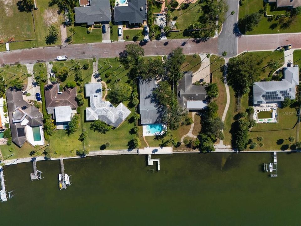 待售: $1,975,000 (0.32 acres)