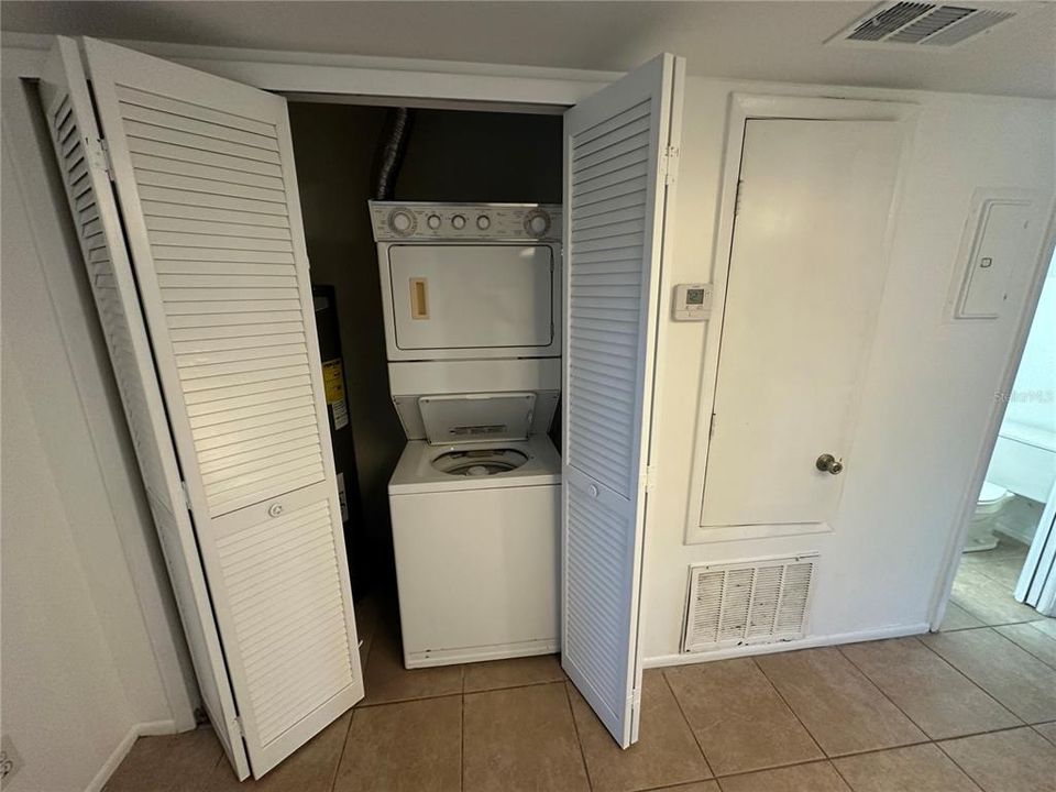 出租: $1,595 (2 贝兹, 2 浴室, 960 平方英尺)