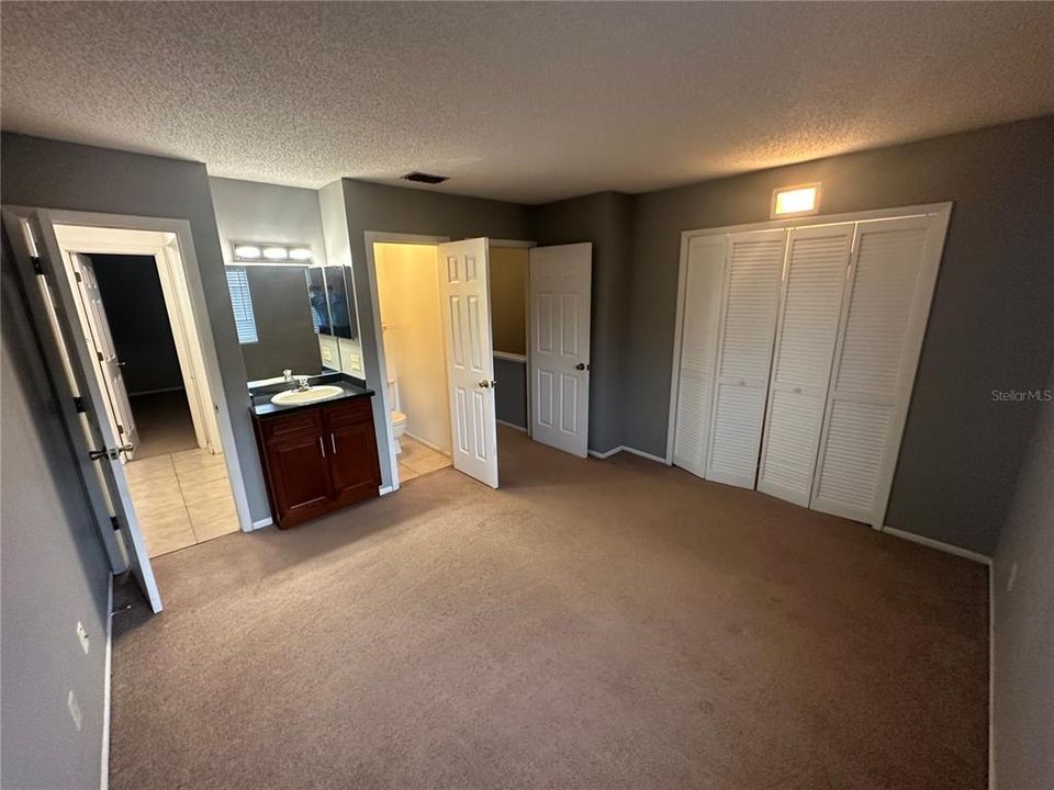 出租: $1,595 (2 贝兹, 2 浴室, 960 平方英尺)