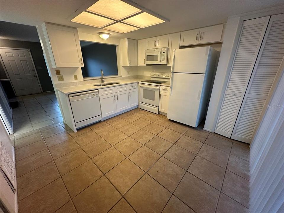 出租: $1,595 (2 贝兹, 2 浴室, 960 平方英尺)