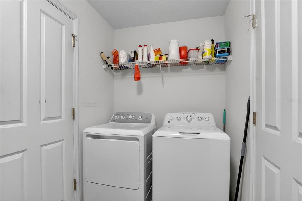 На продажу: $319,900 (2 спален, 2 ванн, 1594 Квадратных фут)