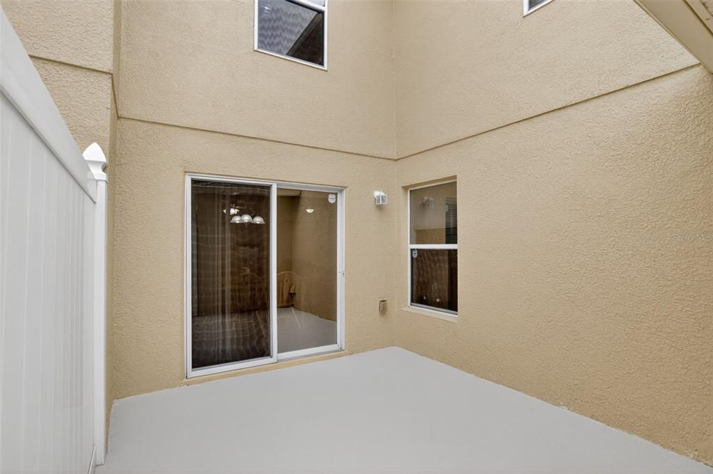 На продажу: $319,900 (2 спален, 2 ванн, 1594 Квадратных фут)