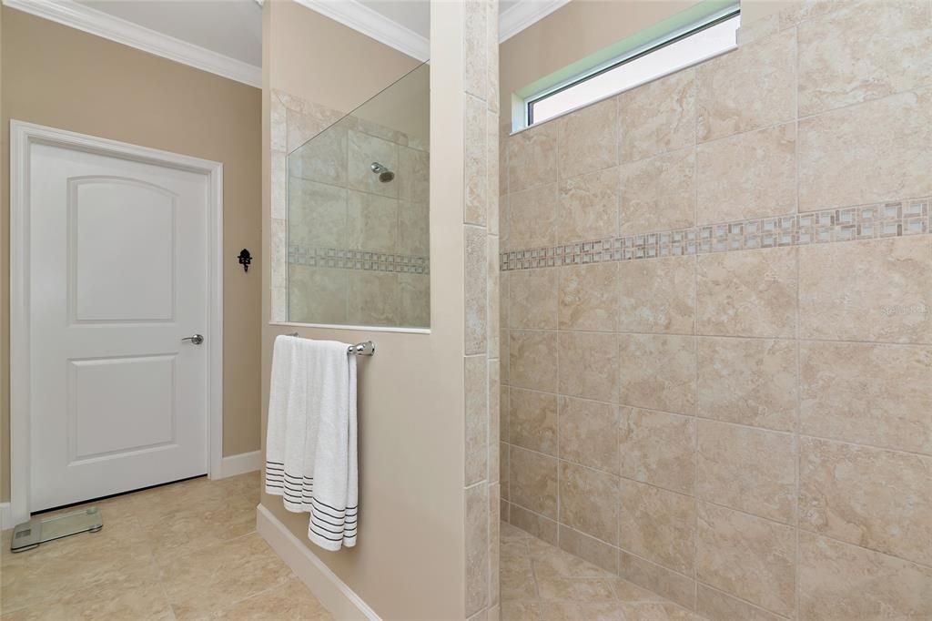 For Sale: $549,000 (3 beds, 2 baths, 2000 Square Feet)