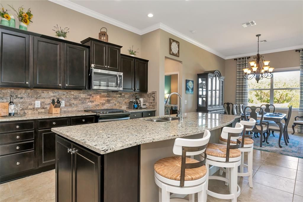 For Sale: $549,000 (3 beds, 2 baths, 2000 Square Feet)