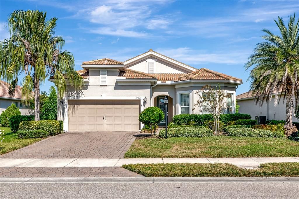 For Sale: $549,000 (3 beds, 2 baths, 2000 Square Feet)