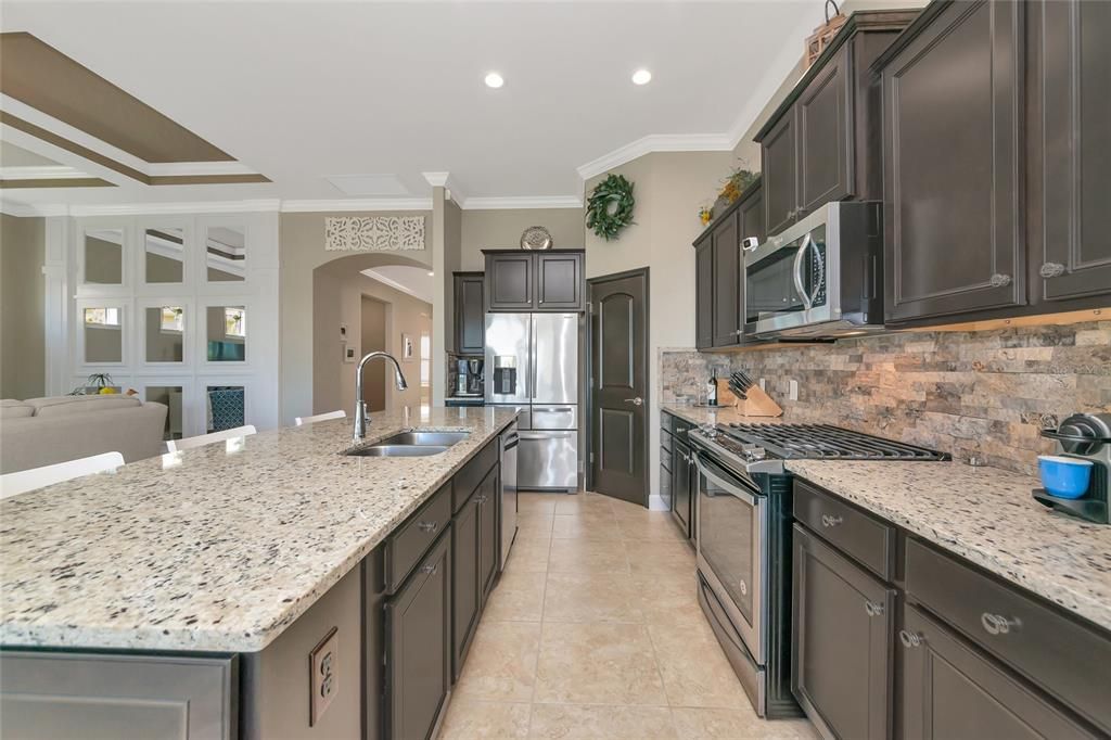 For Sale: $549,000 (3 beds, 2 baths, 2000 Square Feet)