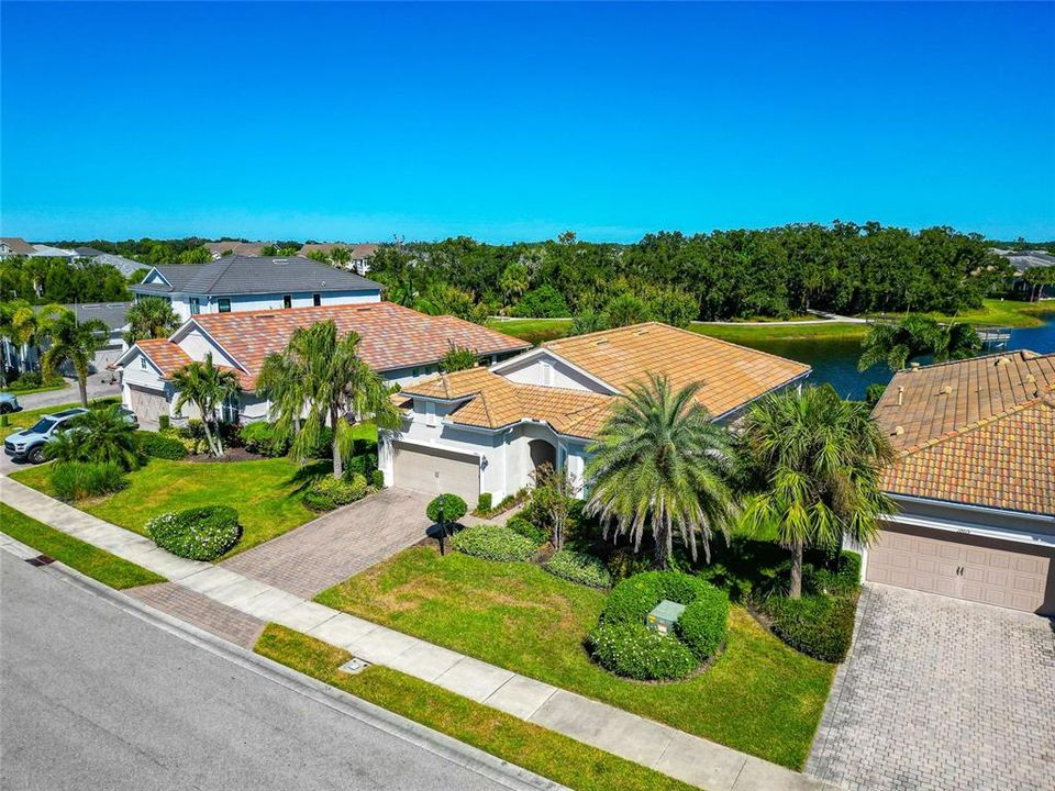 For Sale: $549,000 (3 beds, 2 baths, 2000 Square Feet)