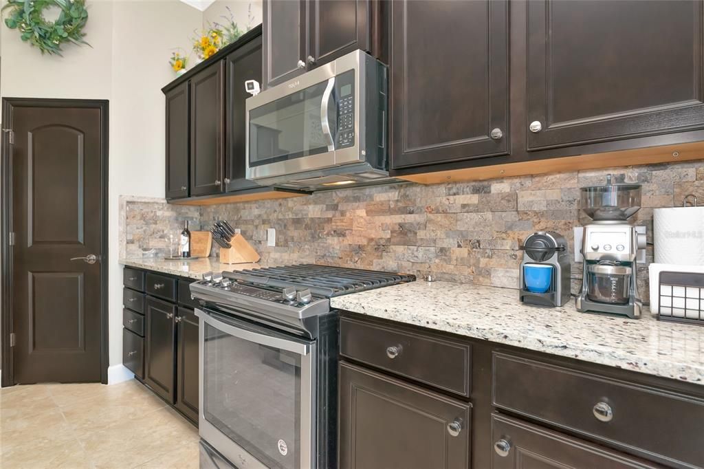 For Sale: $549,000 (3 beds, 2 baths, 2000 Square Feet)