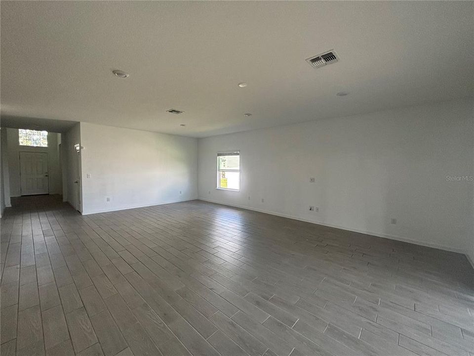 В аренду: $2,120 (4 спален, 3 ванн, 2039 Квадратных фут)