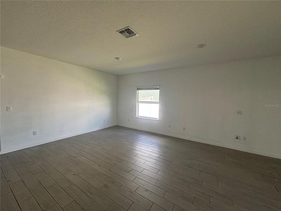 В аренду: $2,120 (4 спален, 3 ванн, 2039 Квадратных фут)