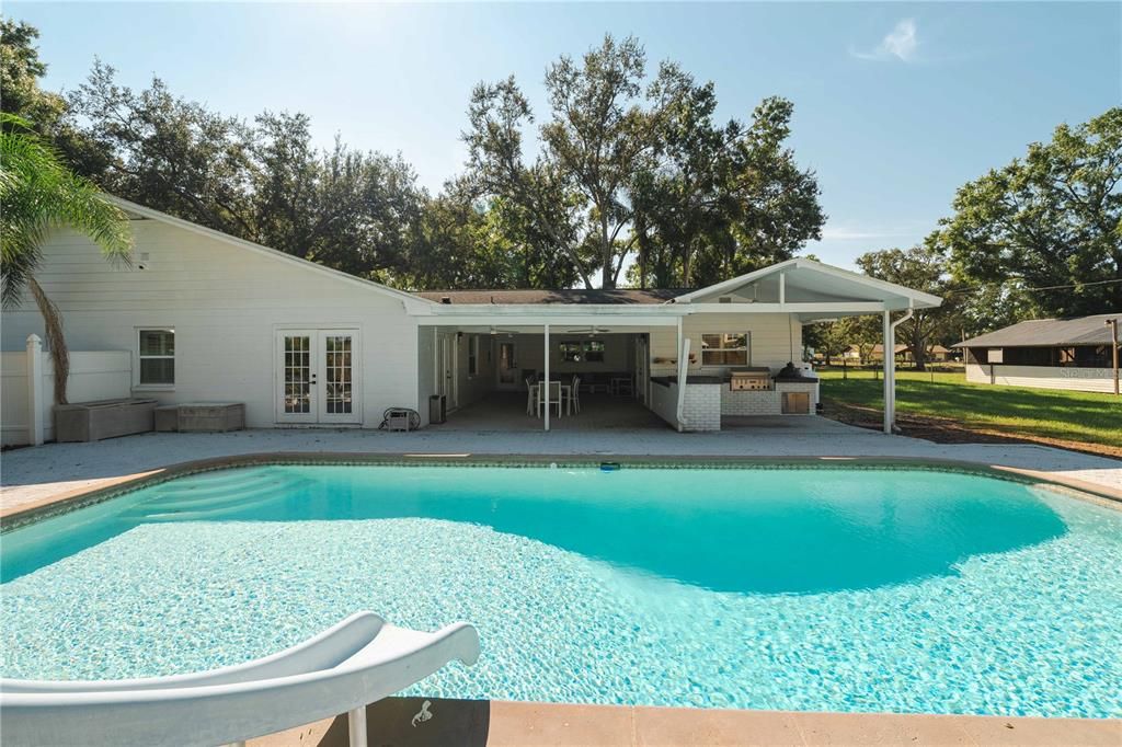 For Sale: $1,750,000 (4 beds, 3 baths, 2952 Square Feet)