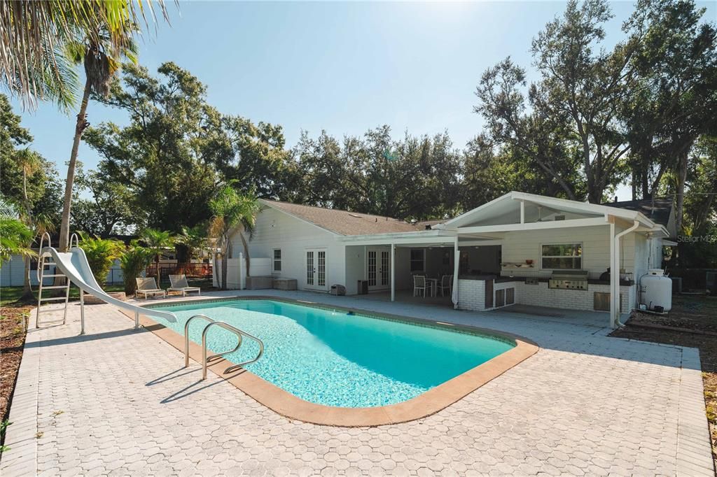 For Sale: $1,750,000 (4 beds, 3 baths, 2952 Square Feet)