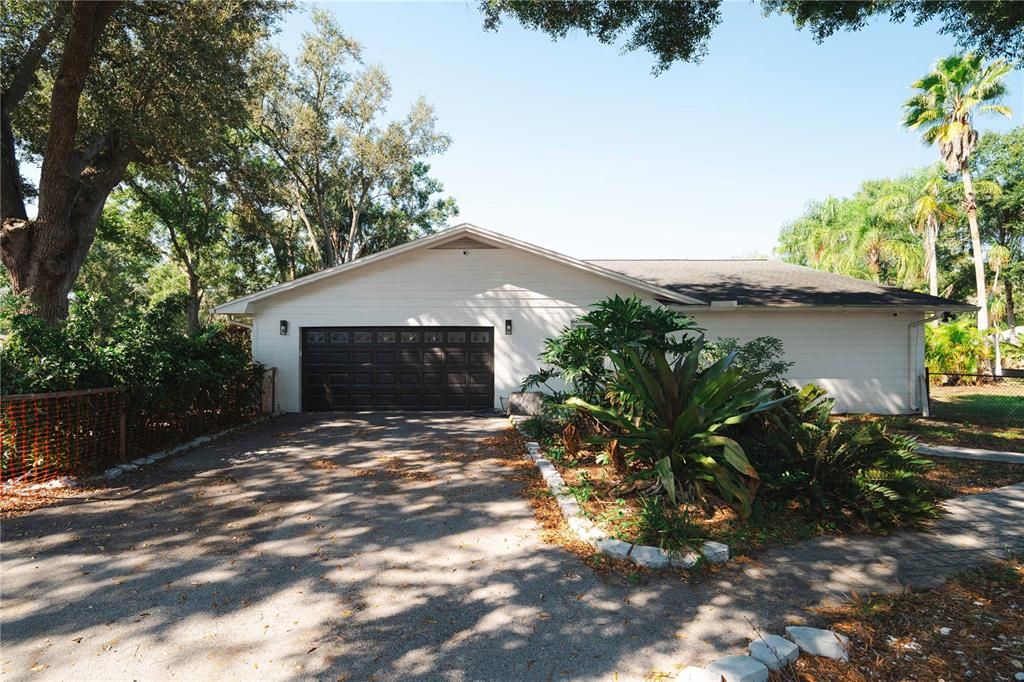 For Sale: $1,750,000 (4 beds, 3 baths, 2952 Square Feet)