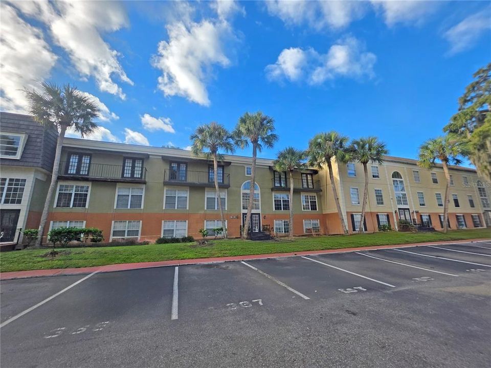 Active With Contract: $89,900 (2 beds, 2 baths, 1165 Square Feet)