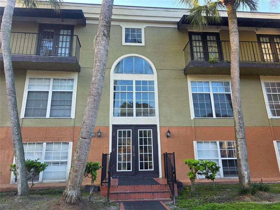 Active With Contract: $89,900 (2 beds, 2 baths, 1165 Square Feet)