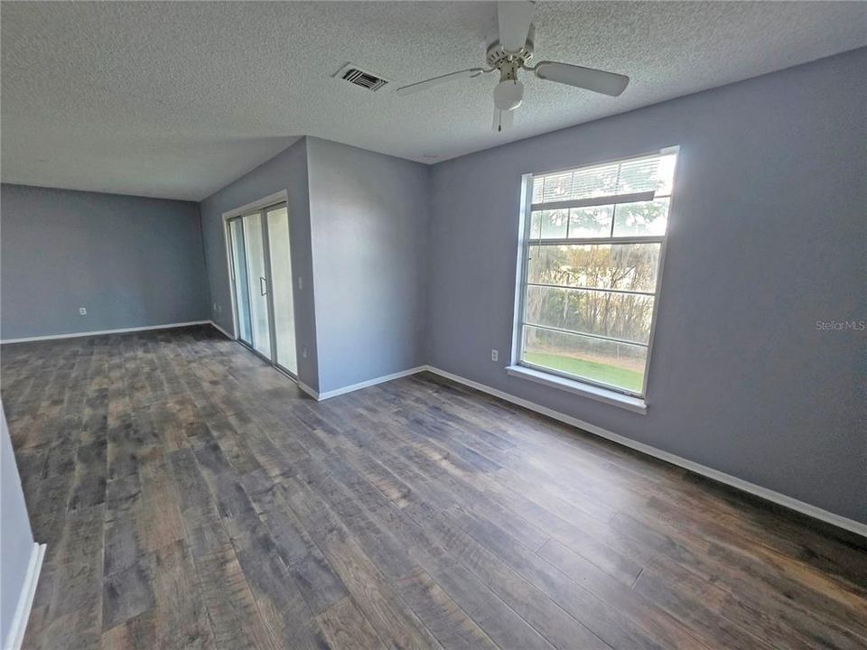 Active With Contract: $89,900 (2 beds, 2 baths, 1165 Square Feet)