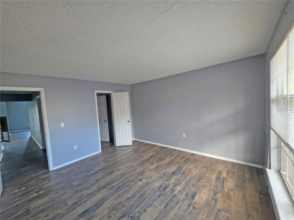 Active With Contract: $89,900 (2 beds, 2 baths, 1165 Square Feet)