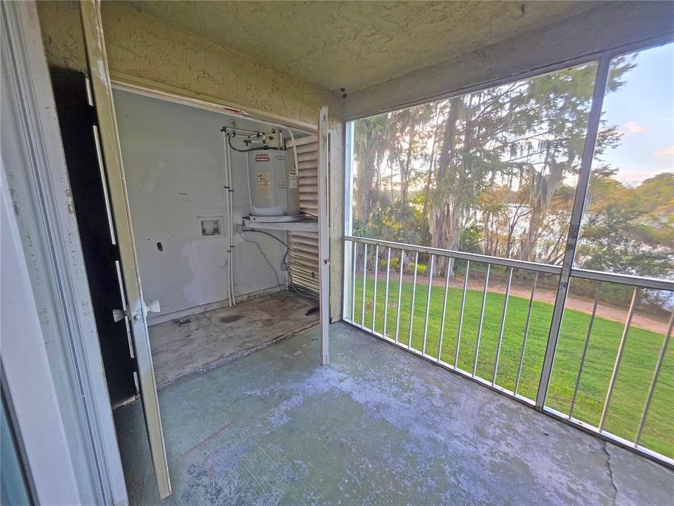 Active With Contract: $89,900 (2 beds, 2 baths, 1165 Square Feet)