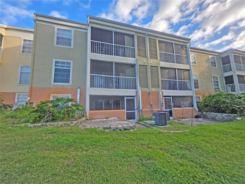 Active With Contract: $89,900 (2 beds, 2 baths, 1165 Square Feet)