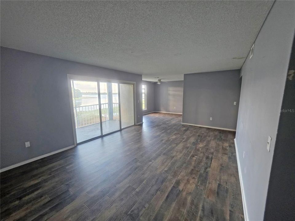 Active With Contract: $89,900 (2 beds, 2 baths, 1165 Square Feet)