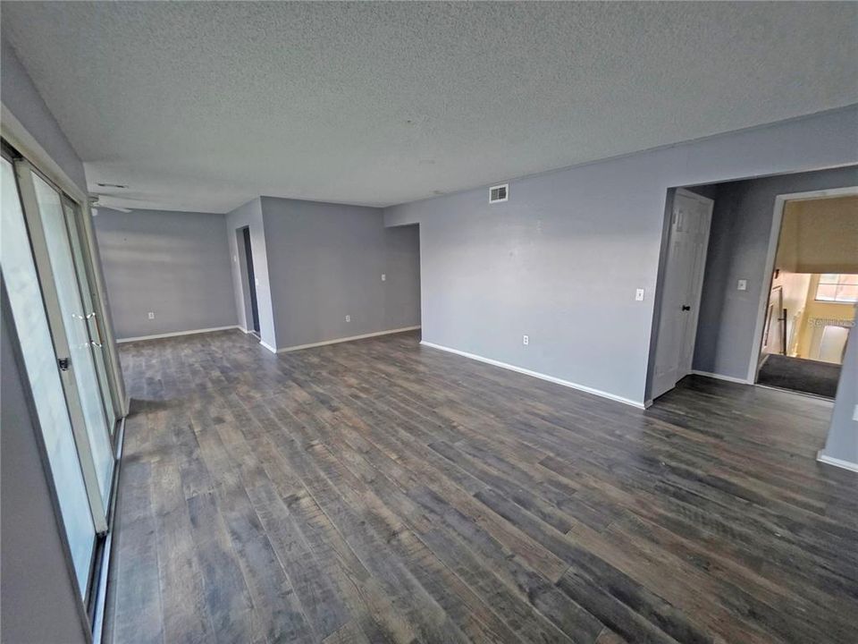 Active With Contract: $89,900 (2 beds, 2 baths, 1165 Square Feet)