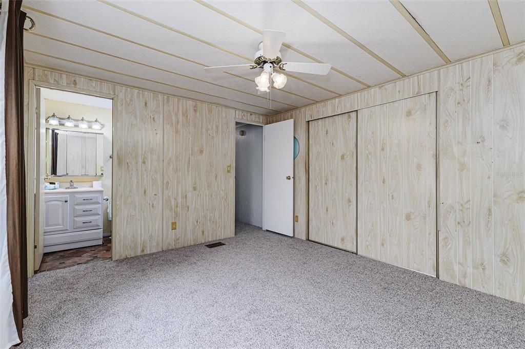 For Sale: $130,000 (2 beds, 2 baths, 1188 Square Feet)