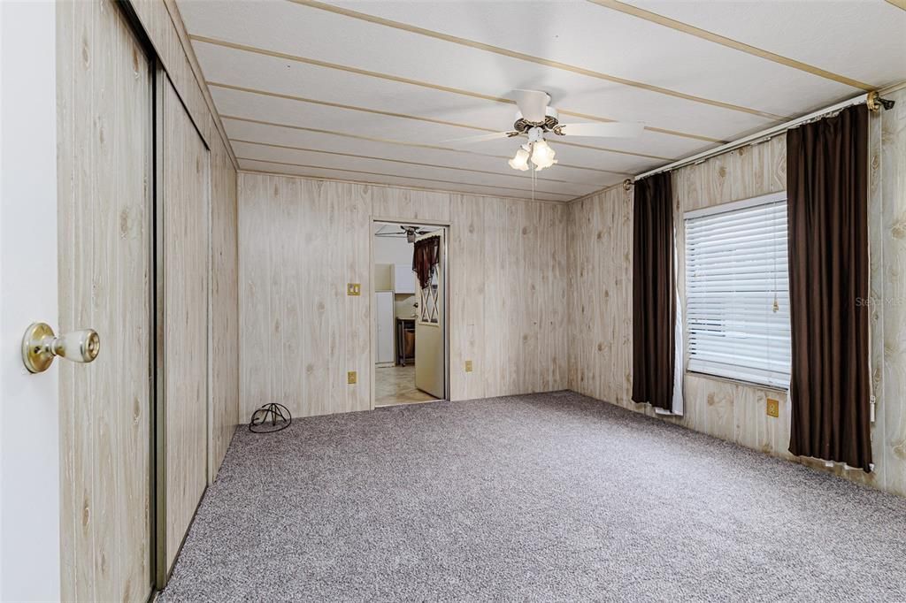 For Sale: $130,000 (2 beds, 2 baths, 1188 Square Feet)