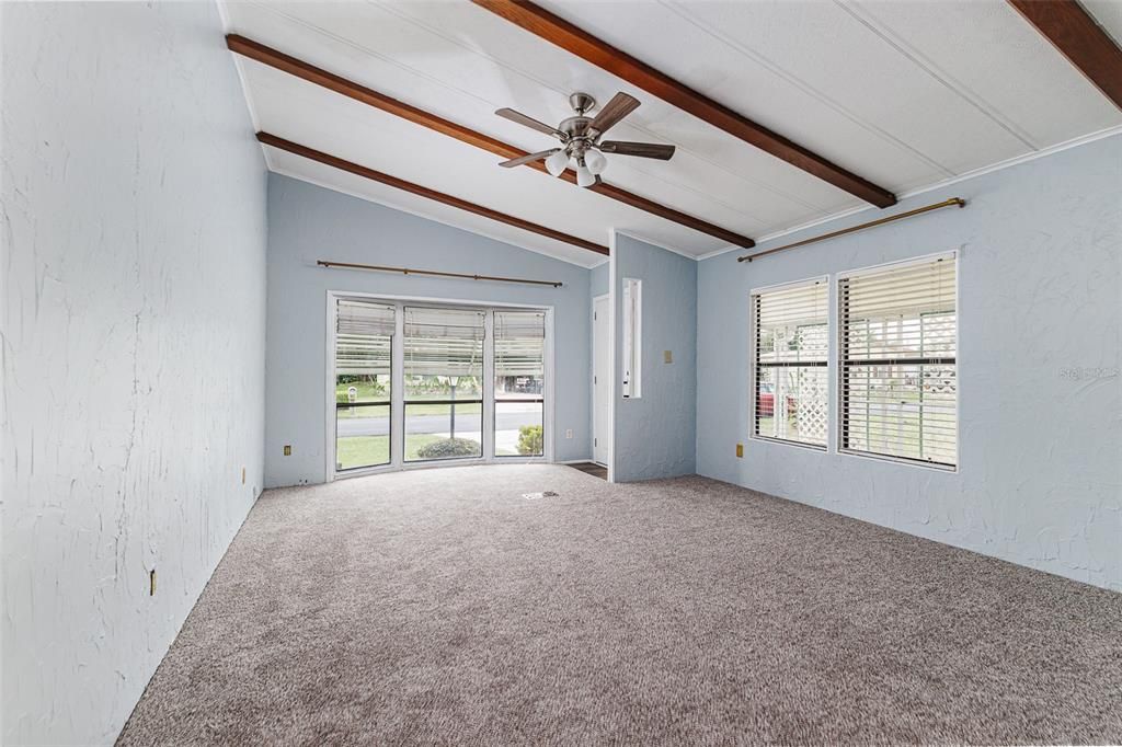 For Sale: $130,000 (2 beds, 2 baths, 1188 Square Feet)