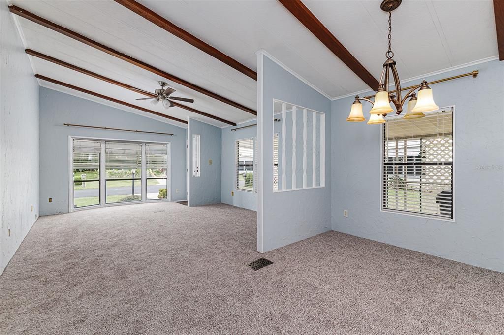 For Sale: $130,000 (2 beds, 2 baths, 1188 Square Feet)