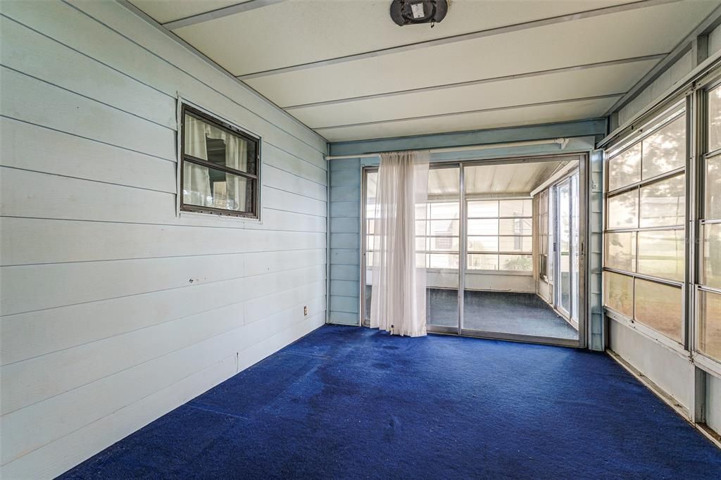 For Sale: $130,000 (2 beds, 2 baths, 1188 Square Feet)