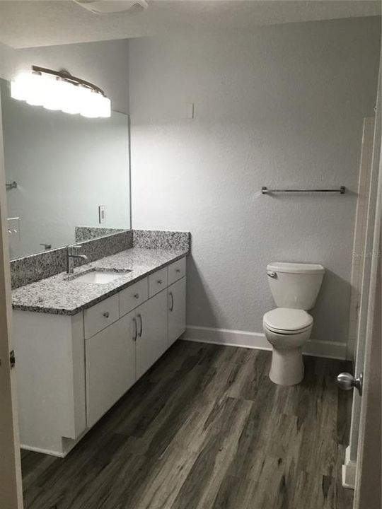 合同活跃: $1,500 (1 贝兹, 1 浴室, 744 平方英尺)