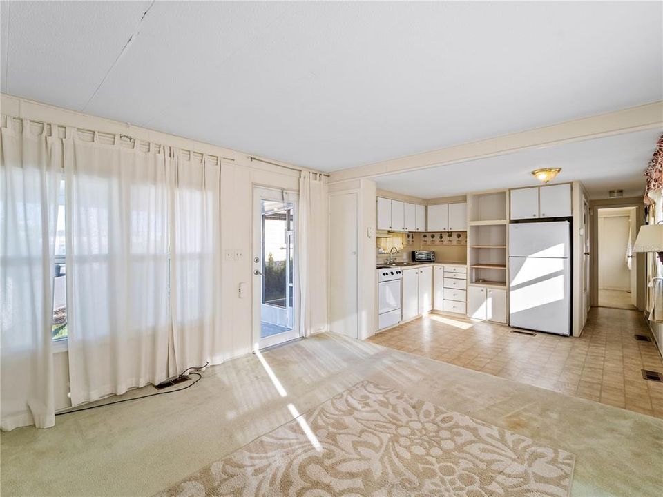 For Sale: $99,000 (1 beds, 1 baths, 480 Square Feet)