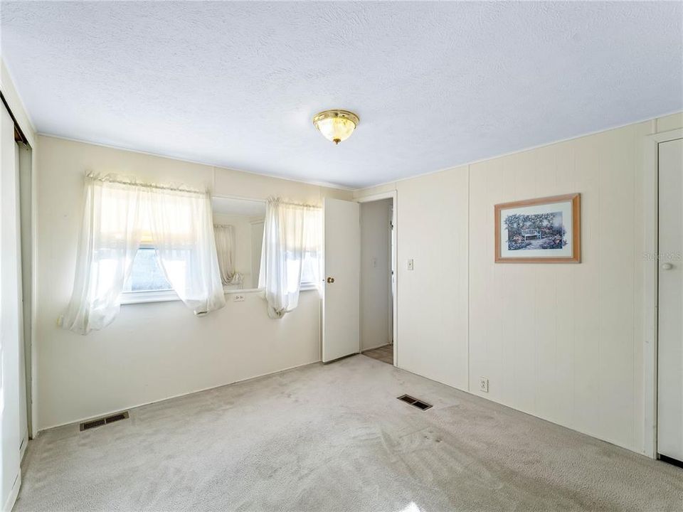 For Sale: $99,000 (1 beds, 1 baths, 480 Square Feet)