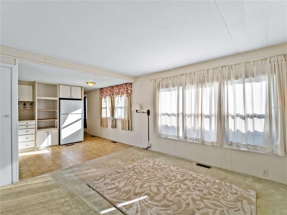 For Sale: $99,000 (1 beds, 1 baths, 480 Square Feet)