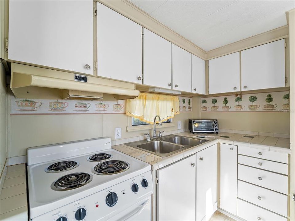 For Sale: $99,000 (1 beds, 1 baths, 480 Square Feet)