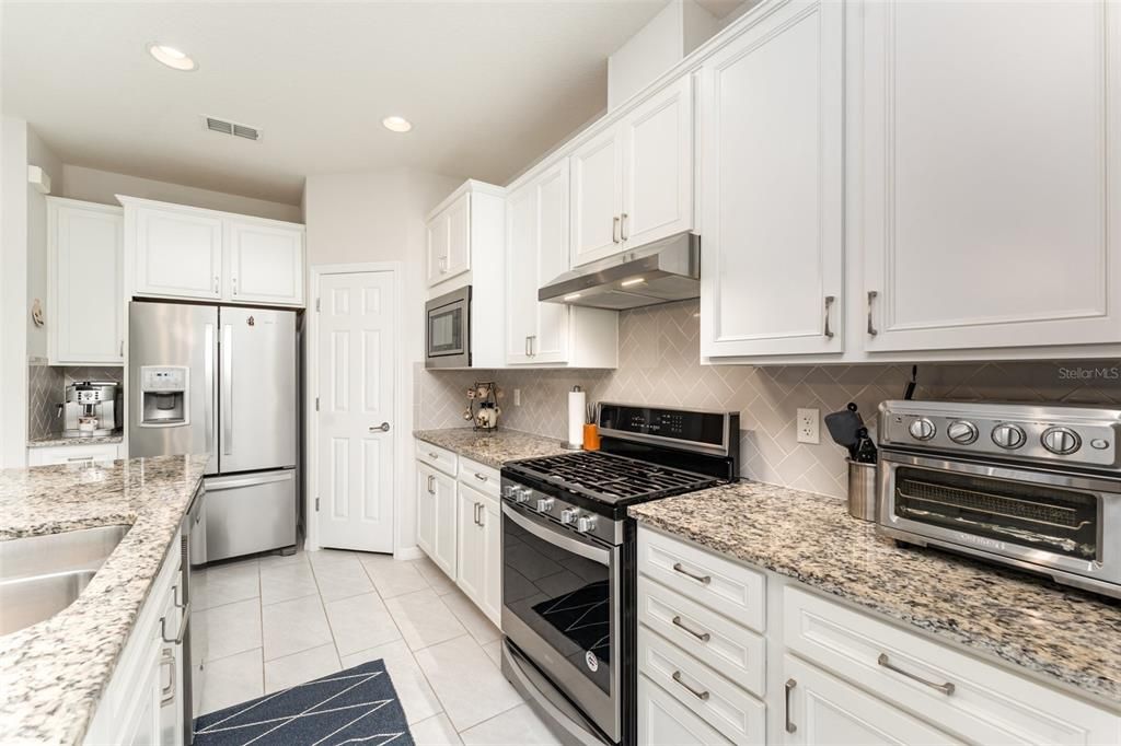 Active With Contract: $419,990 (3 beds, 2 baths, 2009 Square Feet)