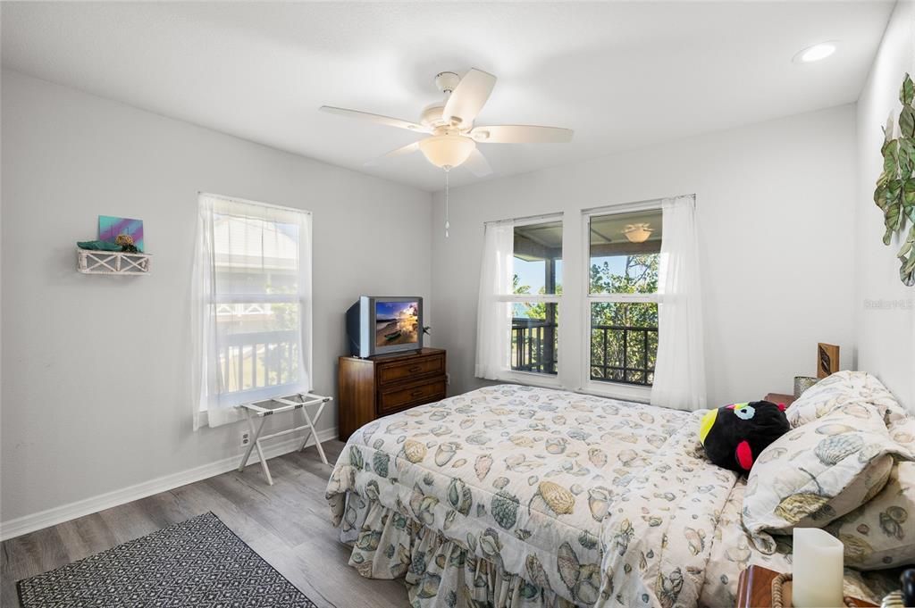 待售: $849,000 (3 贝兹, 2 浴室, 1365 平方英尺)