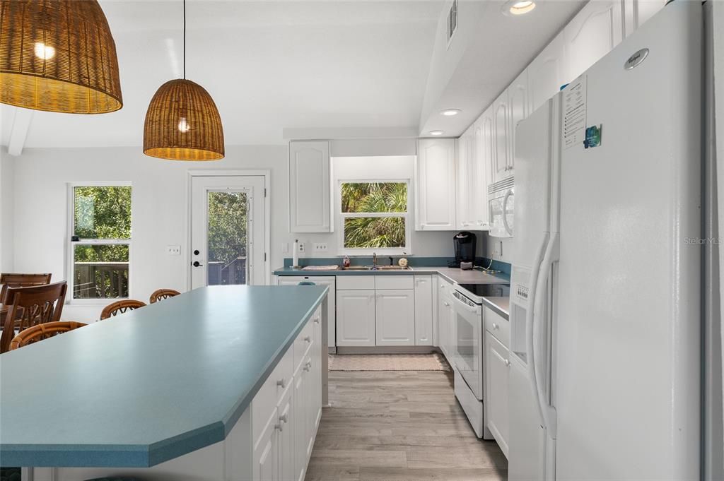 待售: $849,000 (3 贝兹, 2 浴室, 1365 平方英尺)