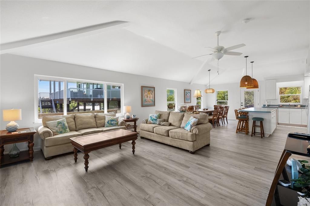 待售: $849,000 (3 贝兹, 2 浴室, 1365 平方英尺)