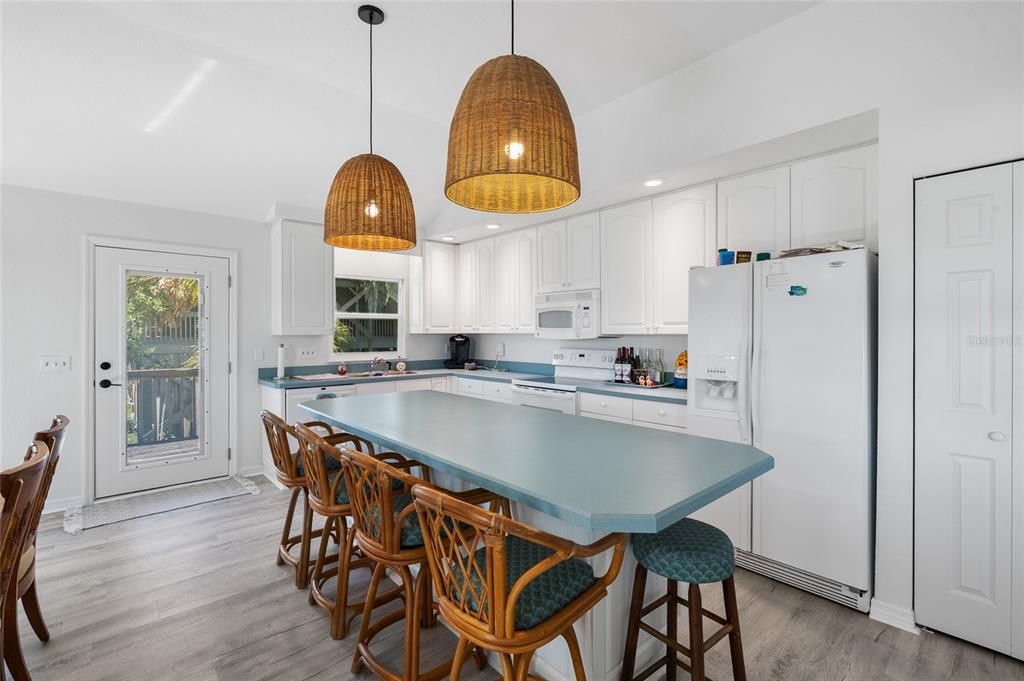 待售: $849,000 (3 贝兹, 2 浴室, 1365 平方英尺)